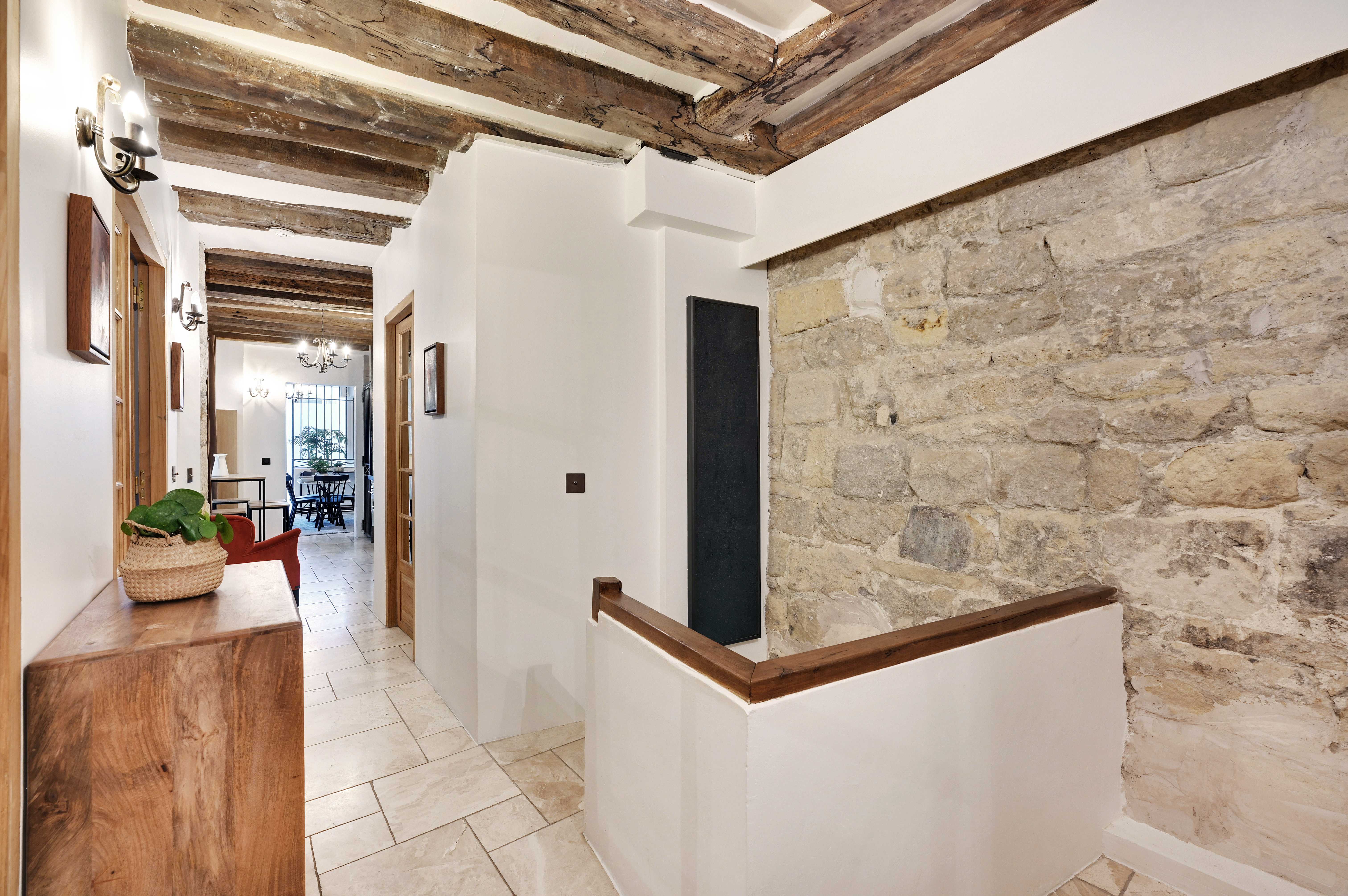 Notre-Dame de Paris Suite, Quartier Latin